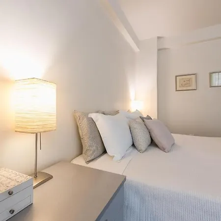Apartment A Place 4 U Below Acropolis *